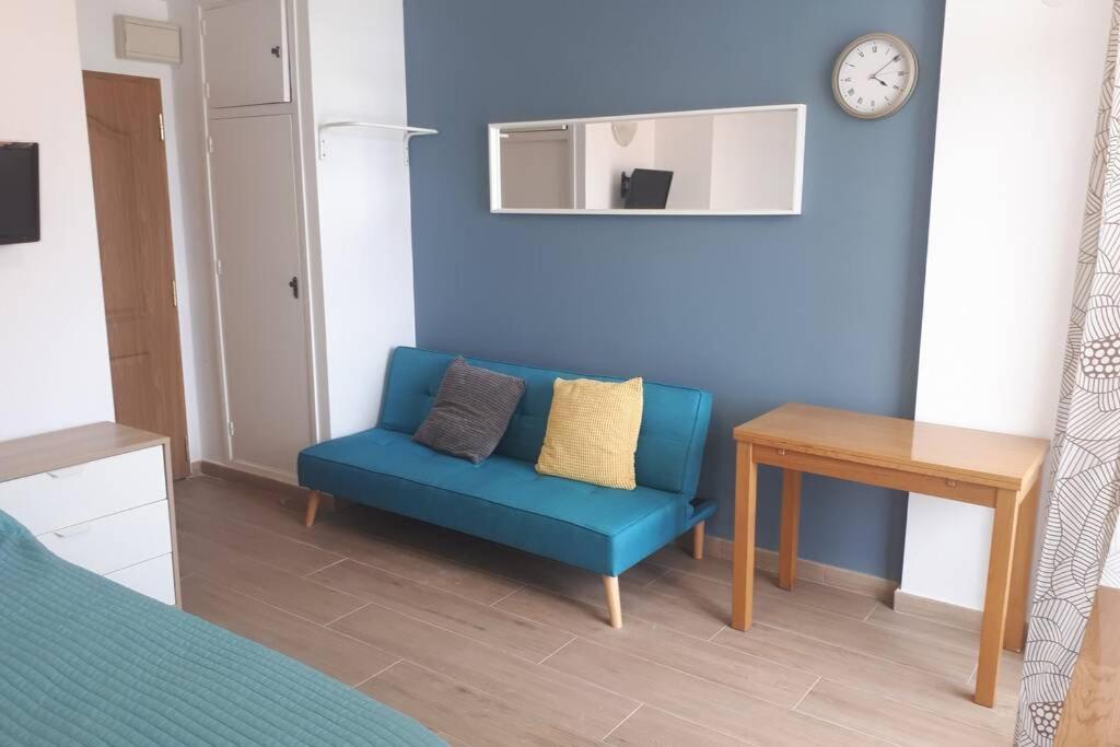 Modern Studio Near Beach. Sea, Pool And Wi-fi Appartement *